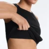 Camiseta de tirantes con cuello halter de Comfortlux y dobladillo con puntada de festón Camiseta de tirantes con cuello halter de Comfortlux y dobladillo con puntada de festón