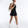 Camiseta de tirantes con cuello halter de Comfortlux y dobladillo con puntada de festón Camiseta de tirantes con cuello halter de Comfortlux y dobladillo con puntada de festón