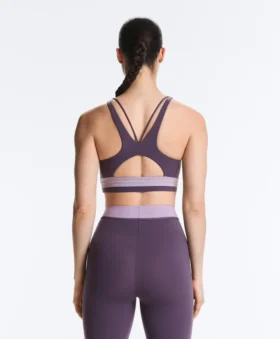 Camiseta de tirantes con cuello halter y compresión
