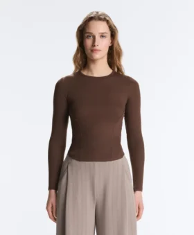 Camiseta entallada de manga larga con cuello redondo y tejido de canalé de algodón y modal