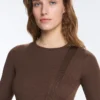 Camiseta entallada de manga larga con cuello redondo y tejido de canalé de algodón y modal Camiseta entallada de manga larga con cuello redondo y tejido de canalé de algodón y modal