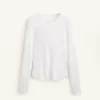 Camiseta entallada de manga larga con cuello redondo y tejido de canalé de algodón y modal Camiseta entallada de manga larga con cuello redondo y tejido de canalé de algodón y modal