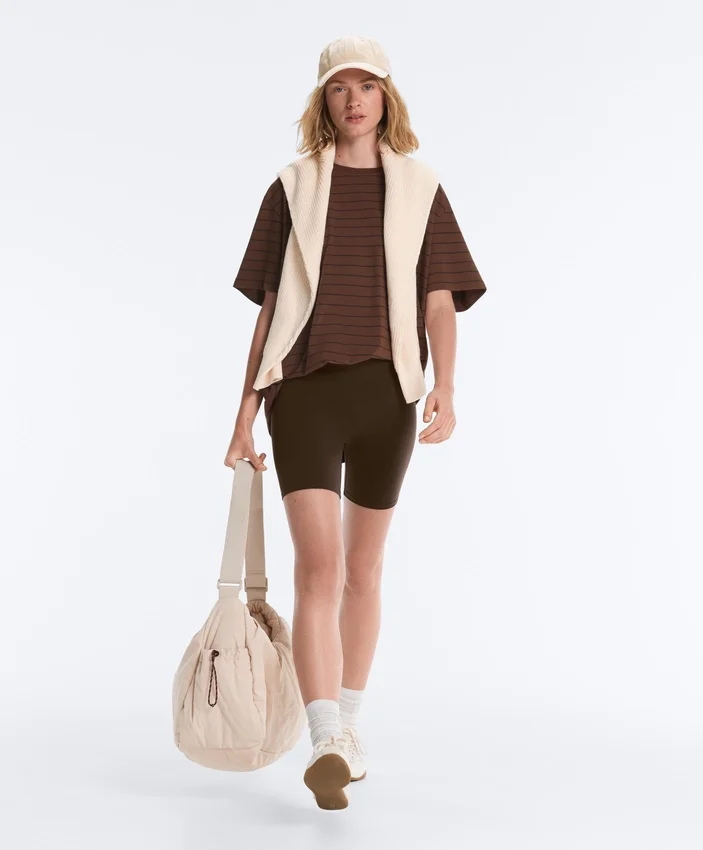 Camiseta oversize de manga corta a rayas de mezcla de algodón para pantalones cortos Camiseta oversize de manga corta a rayas de mezcla de algodón para pantalones cortos