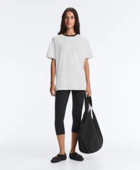 Camiseta oversize de manga corta de mezcla de algodón con rayas en contraste Camiseta oversize de manga corta de mezcla de algodón con rayas en contraste