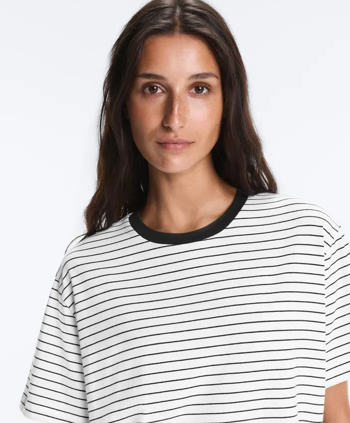 Camiseta oversize de manga corta de mezcla de algodón con rayas en contraste Camiseta oversize de manga corta de mezcla de algodón con rayas en contraste