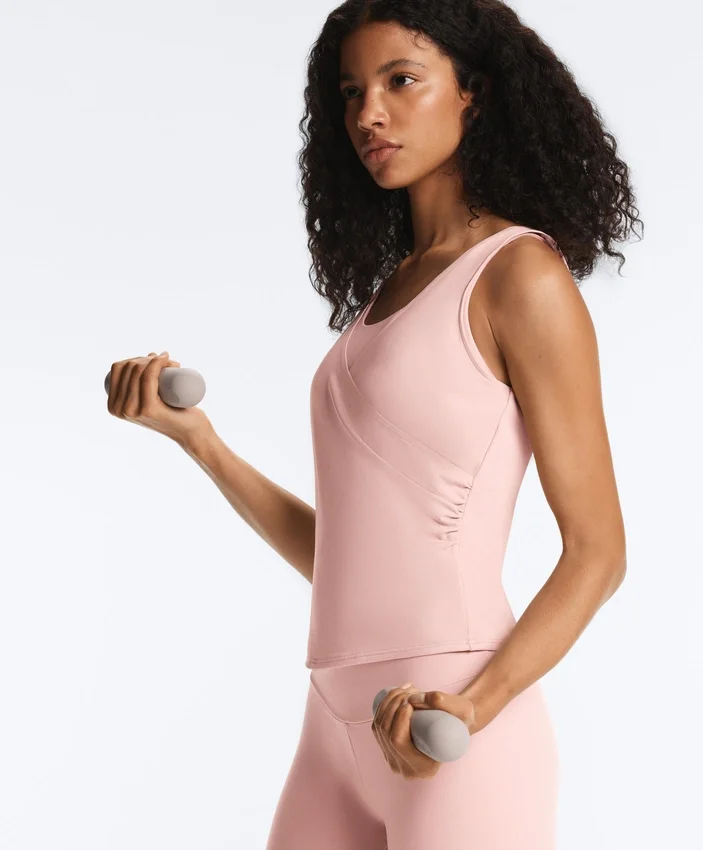 Camiseta sin mangas Comfortlux con escote cruzado Camiseta sin mangas Comfortlux con escote cruzado