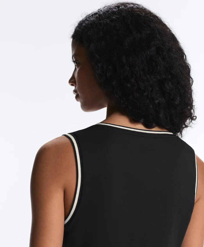 Camiseta sin mangas con cuello en V Camiseta sin mangas con cuello en V