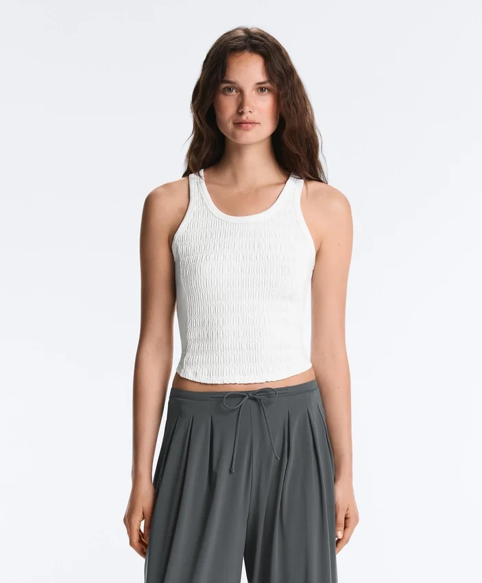 Camiseta sin mangas sin costuras con fruncidos Camiseta sin mangas sin costuras con fruncidos