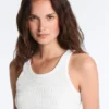 Camiseta sin mangas sin costuras con fruncidos Camiseta sin mangas sin costuras con fruncidos