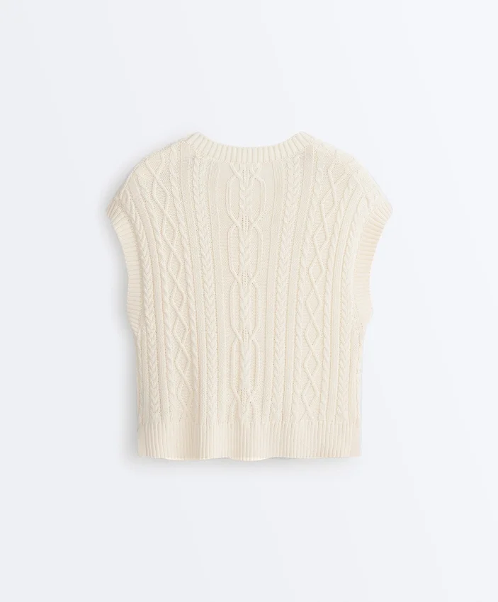 Chaleco de cuello redondo con punto trenzado Chaleco de cuello redondo con punto trenzado