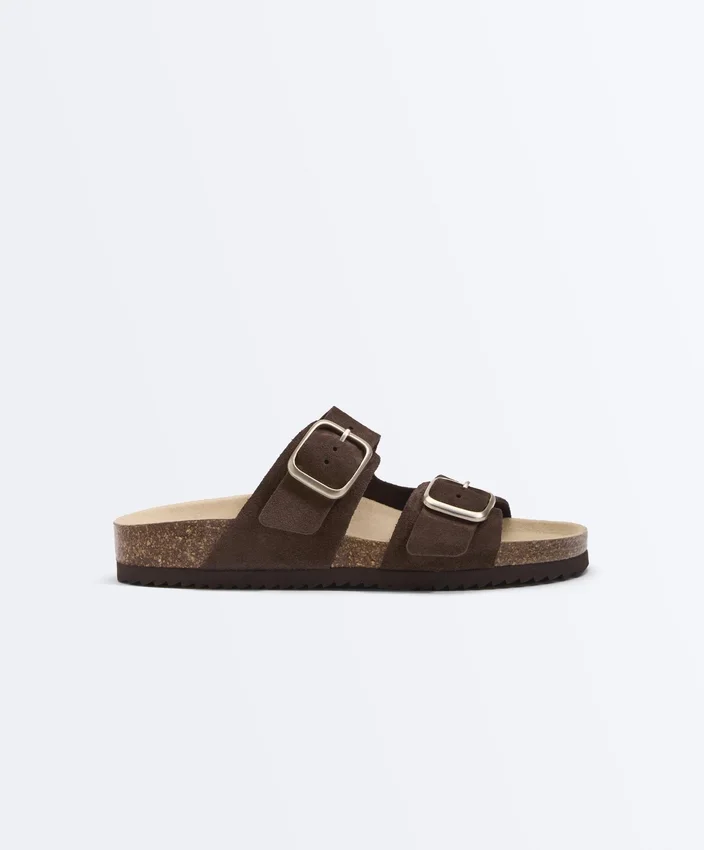 Chanclas de piel serraje con hebilla Chanclas de piel serraje con hebilla