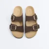 Chanclas de piel serraje con hebilla Chanclas de piel serraje con hebilla