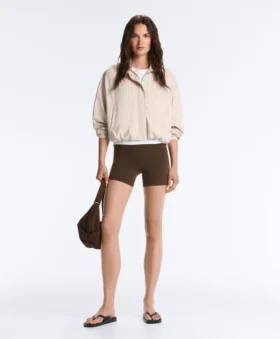 Chaqueta a rayas con bajo fruncido Chaqueta a rayas con bajo fruncido