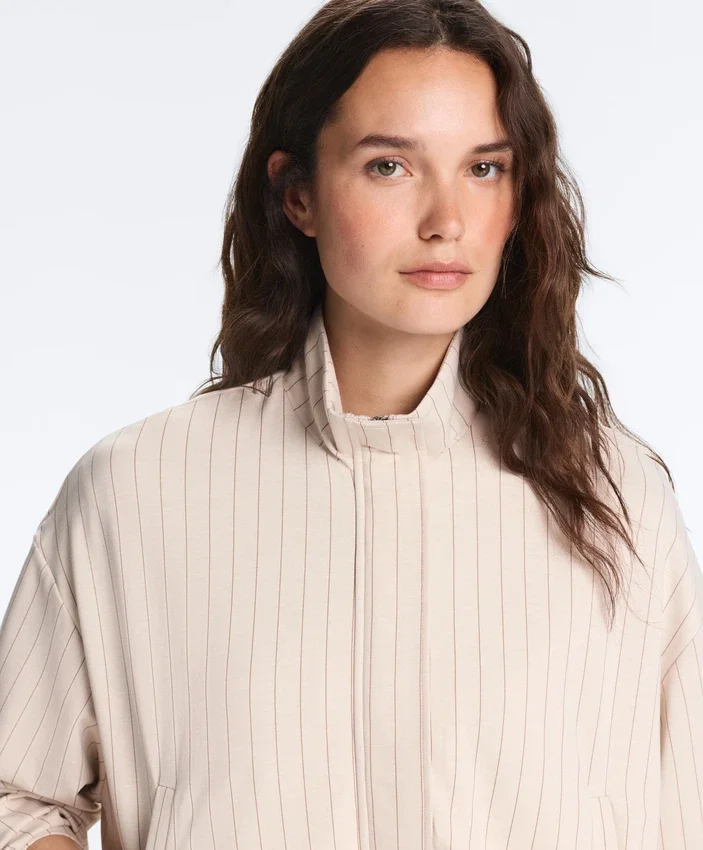 Chaqueta a rayas con bajo fruncido Chaqueta a rayas con bajo fruncido