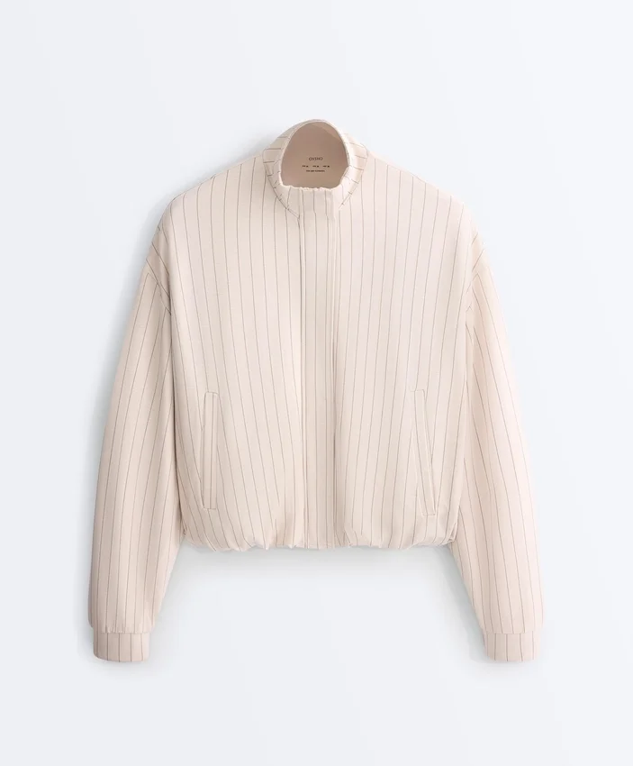 Chaqueta a rayas con bajo fruncido Chaqueta a rayas con bajo fruncido