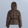 Chaqueta acolchada ligera con un relleno resistente al agua compuesto por un 80 % de plumón y un 20 % de Minardi Piume Ski.