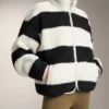 Chaqueta bomber de imitación de piel de oveja a rayas