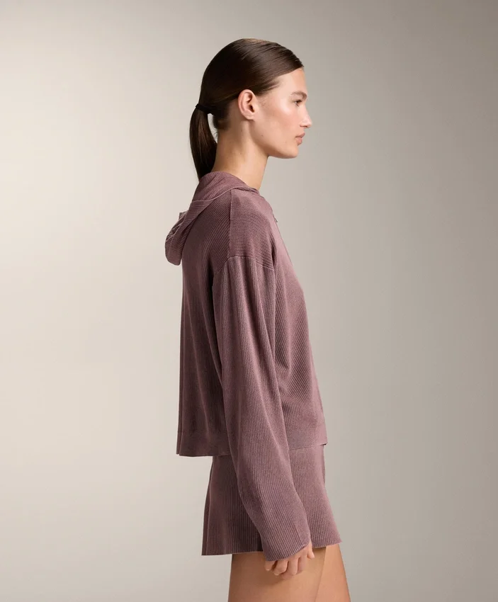 Chaqueta con capucha de punto elástico Chaqueta con capucha de punto elástico