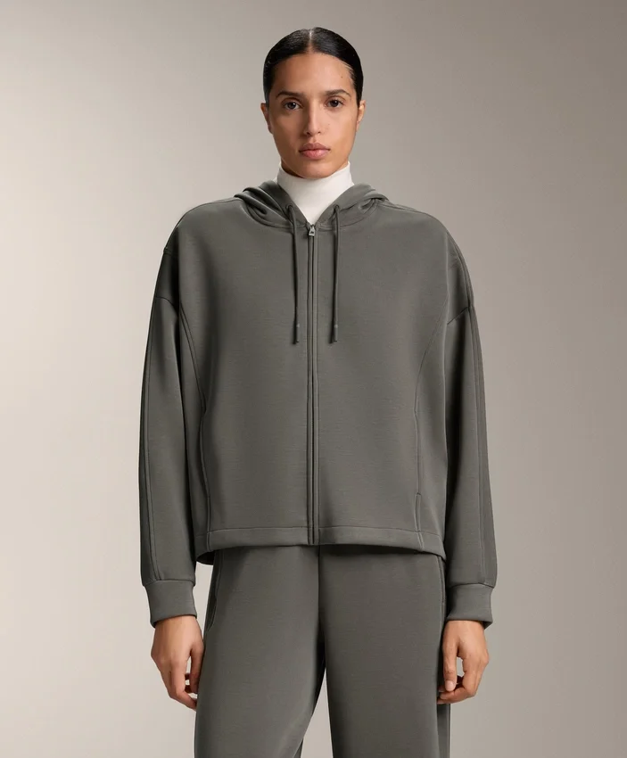 Chaqueta con capucha y detalles acanalados en modal cepillado Chaqueta con capucha y detalles acanalados en modal cepillado