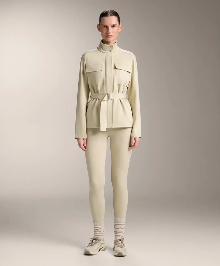 Chaqueta con efecto neopreno y cinturón Chaqueta con efecto neopreno y cinturón