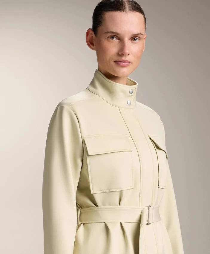 Chaqueta con efecto neopreno y cinturón Chaqueta con efecto neopreno y cinturón
