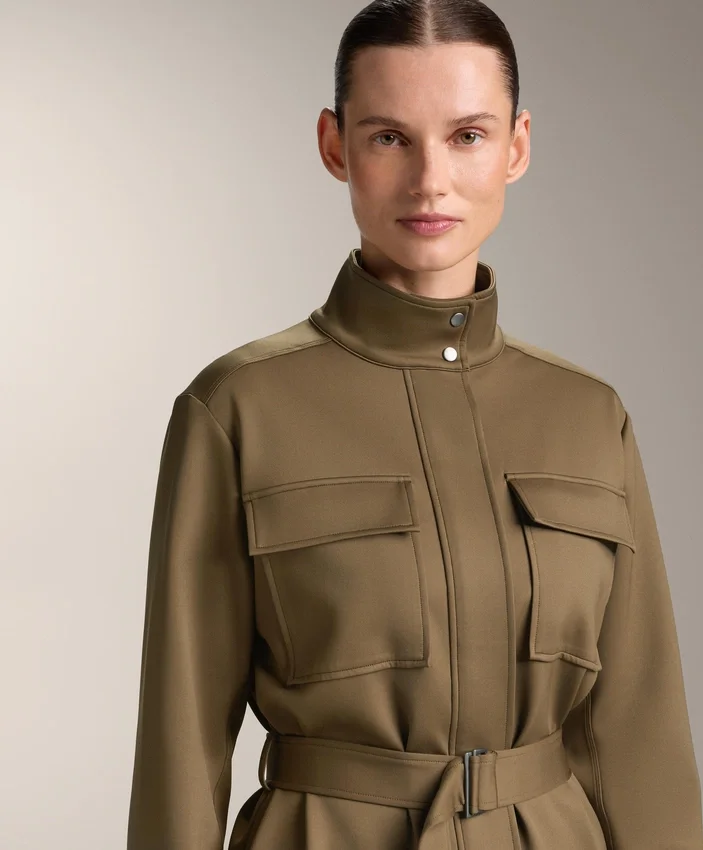 Chaqueta con efecto neopreno y cinturón Chaqueta con efecto neopreno y cinturón