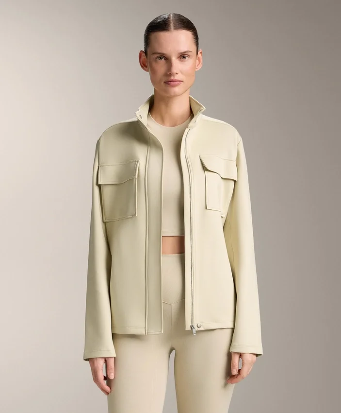 Chaqueta con efecto neopreno y cinturón Chaqueta con efecto neopreno y cinturón