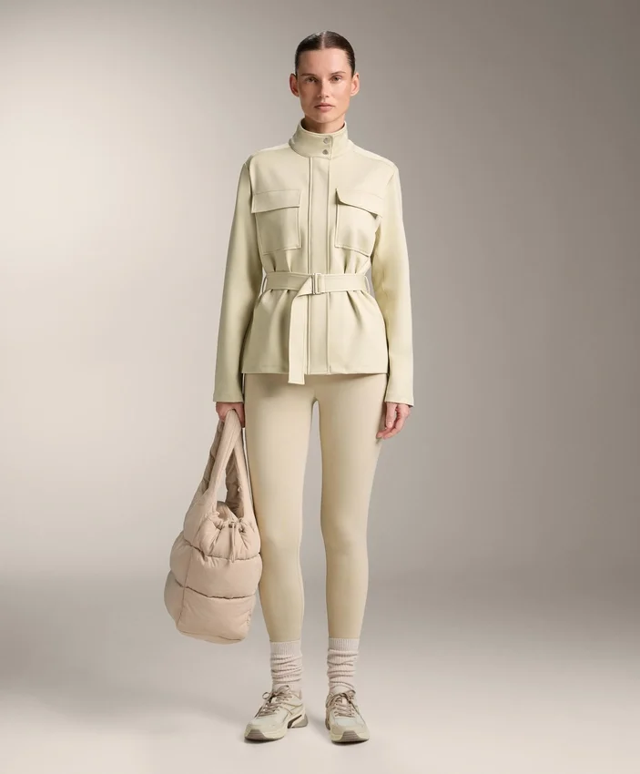 Chaqueta con efecto neopreno y cinturón Chaqueta con efecto neopreno y cinturón