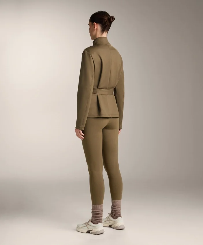 Chaqueta con efecto neopreno y cinturón Chaqueta con efecto neopreno y cinturón