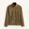 Chaqueta con efecto neopreno y cinturón Chaqueta con efecto neopreno y cinturón