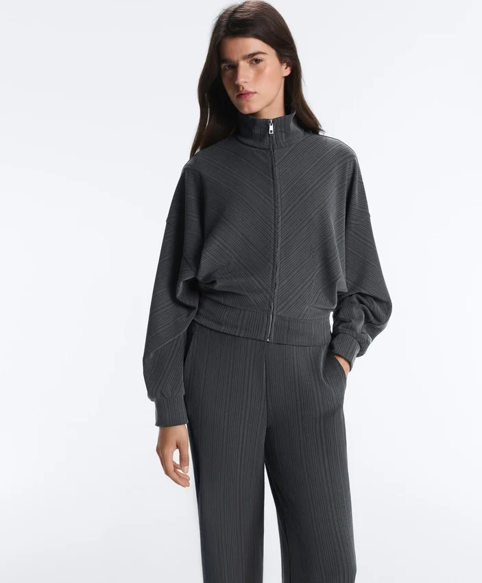 Chaqueta con rayas asimétricas y modal Chaqueta con rayas asimétricas y modal