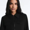 Chaqueta con volantes efecto neopreno y ribetes Chaqueta con volantes efecto neopreno y ribetes