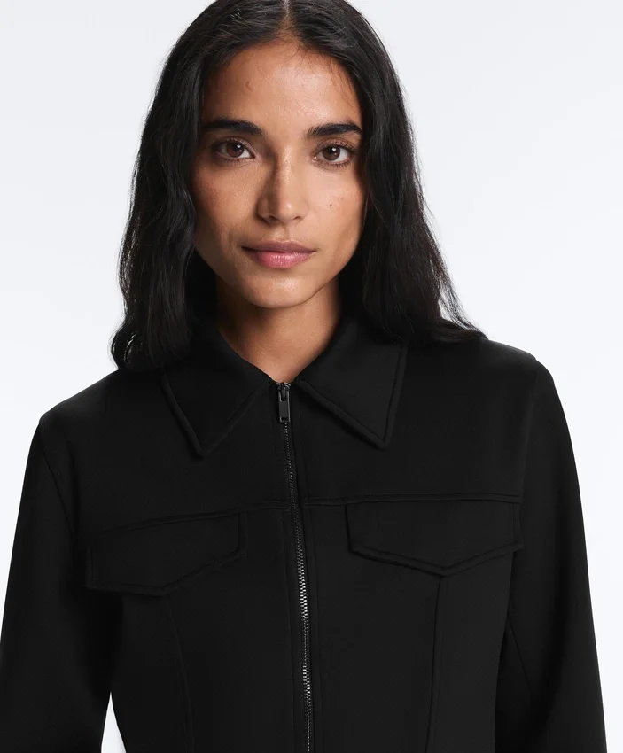 Chaqueta con volantes efecto neopreno y ribetes Chaqueta con volantes efecto neopreno y ribetes
