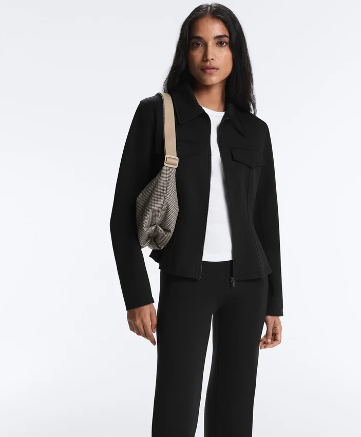 Chaqueta con volantes efecto neopreno y ribetes Chaqueta con volantes efecto neopreno y ribetes