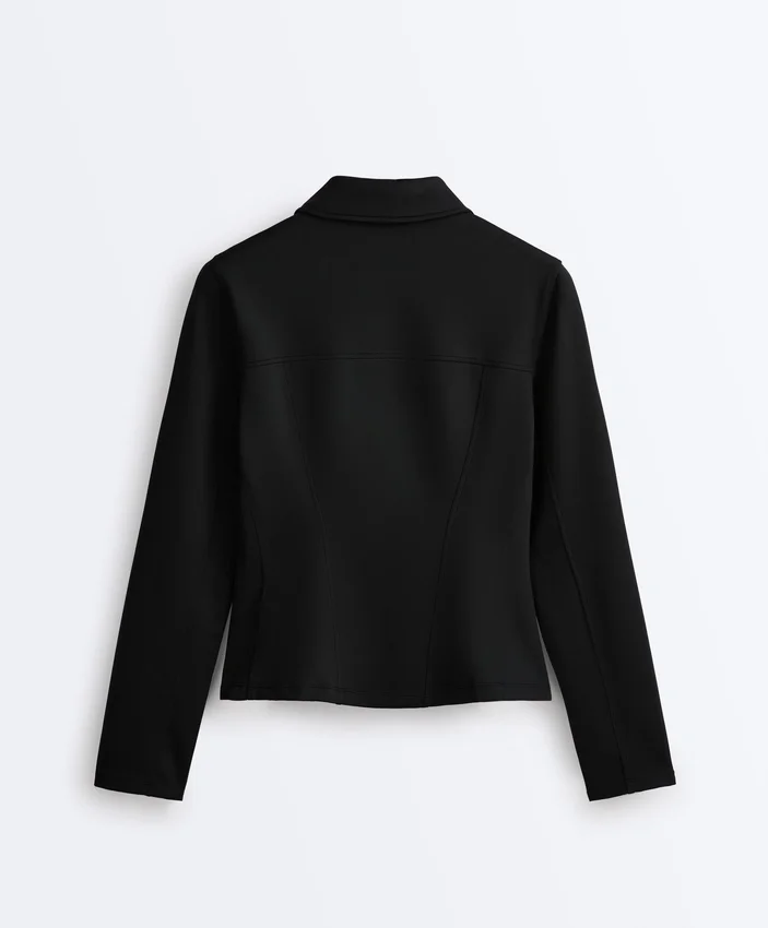 Chaqueta con volantes efecto neopreno y ribetes Chaqueta con volantes efecto neopreno y ribetes