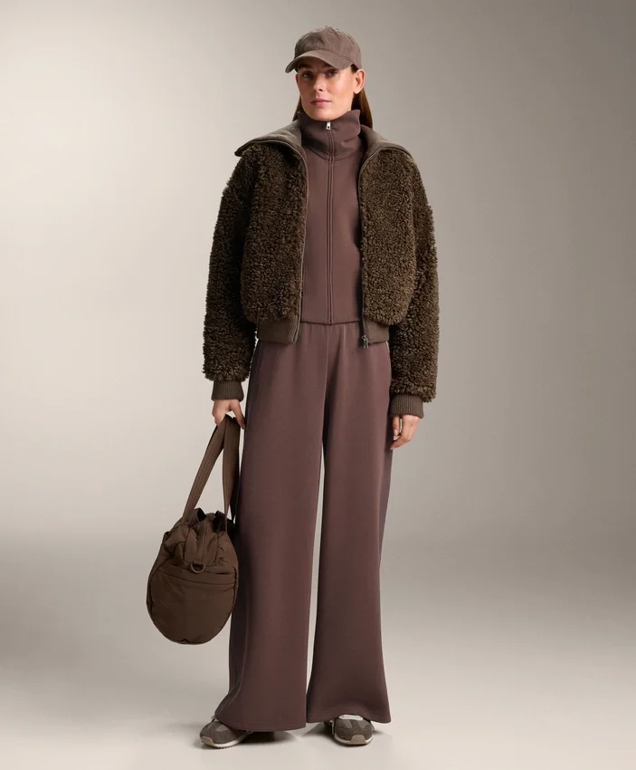 Pantalones rectos de pierna ancha con ribete y modal cepillado Pantalones rectos de pierna ancha con ribete y modal cepillado