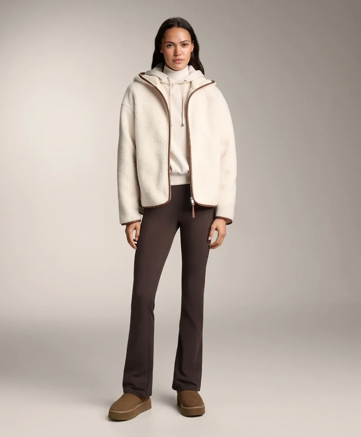 Chaqueta de imitación de piel de oveja con capucha Chaqueta de imitación de piel de oveja con capucha