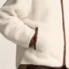Chaqueta de imitación de piel de oveja con capucha Chaqueta de imitación de piel de oveja con capucha