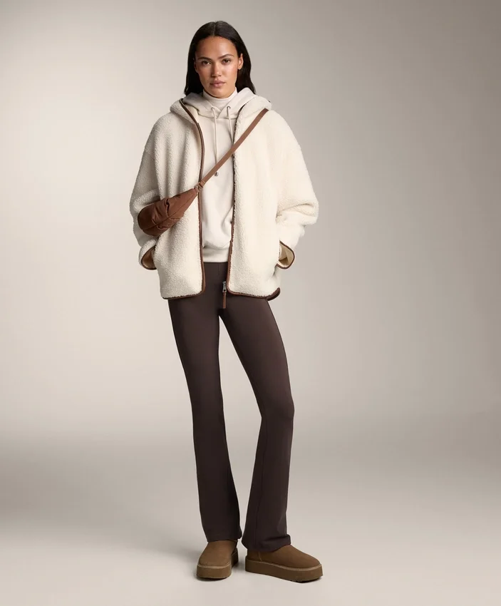 Chaqueta de imitación de piel de oveja con capucha Chaqueta de imitación de piel de oveja con capucha