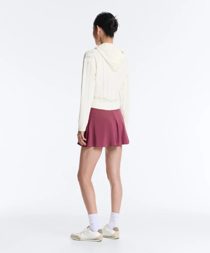 Chaqueta de punto calado con capucha Chaqueta de punto calado con capucha