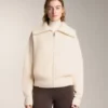 Chaqueta de punto con cuello alto Chaqueta de punto con cuello alto
