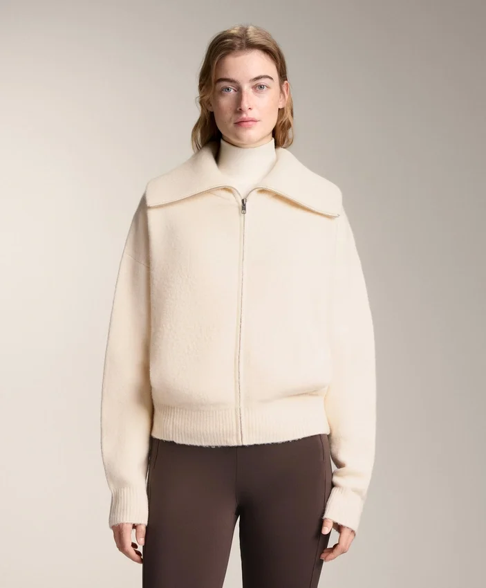 Chaqueta de punto con cuello alto Chaqueta de punto con cuello alto