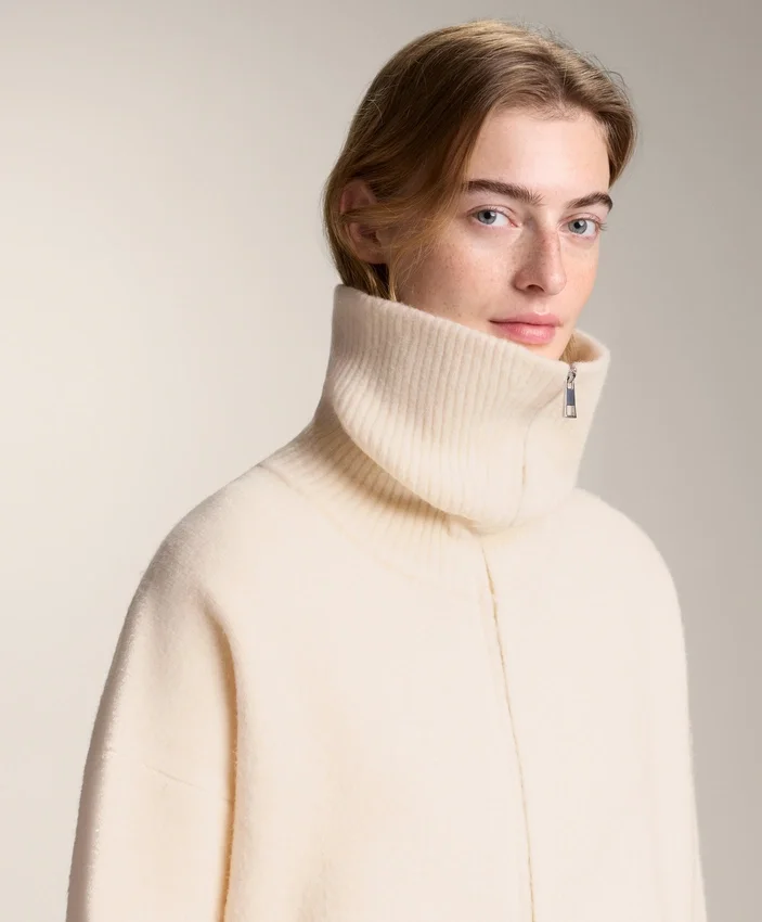 Chaqueta de punto con cuello alto Chaqueta de punto con cuello alto