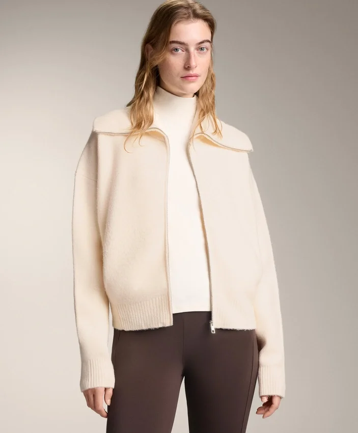 Chaqueta de punto con cuello alto Chaqueta de punto con cuello alto