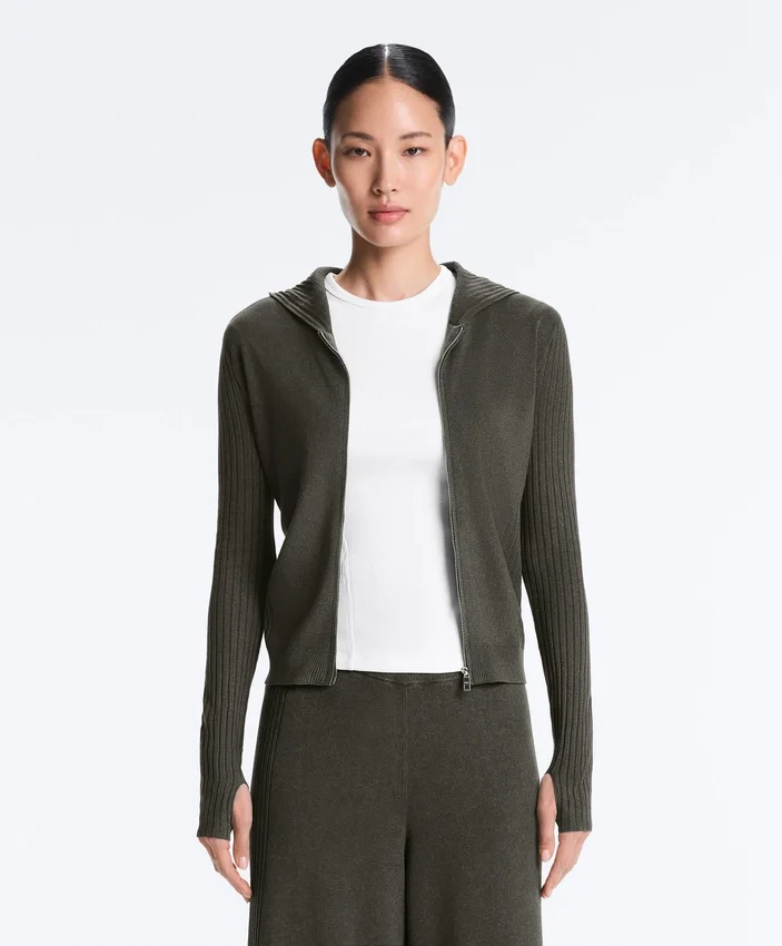 Chaqueta de punto de corte entallado con capucha Chaqueta de punto de corte entallado con capucha