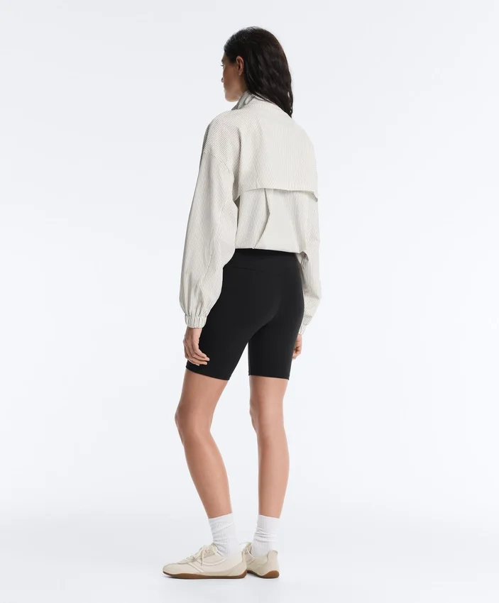Chaqueta elástica a rayas Chaqueta elástica a rayas