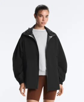 Chaqueta impermeable 10K superligera y compacta