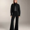 Chaqueta larga con cinturón y modal cepillado Chaqueta larga con cinturón y modal cepillado