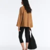 Chaqueta larga con efecto neopreno