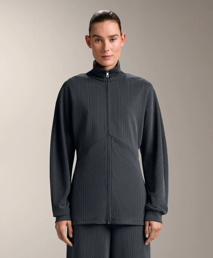 Chaqueta larga con rayas asimétricas y modal Chaqueta larga con rayas asimétricas y modal
